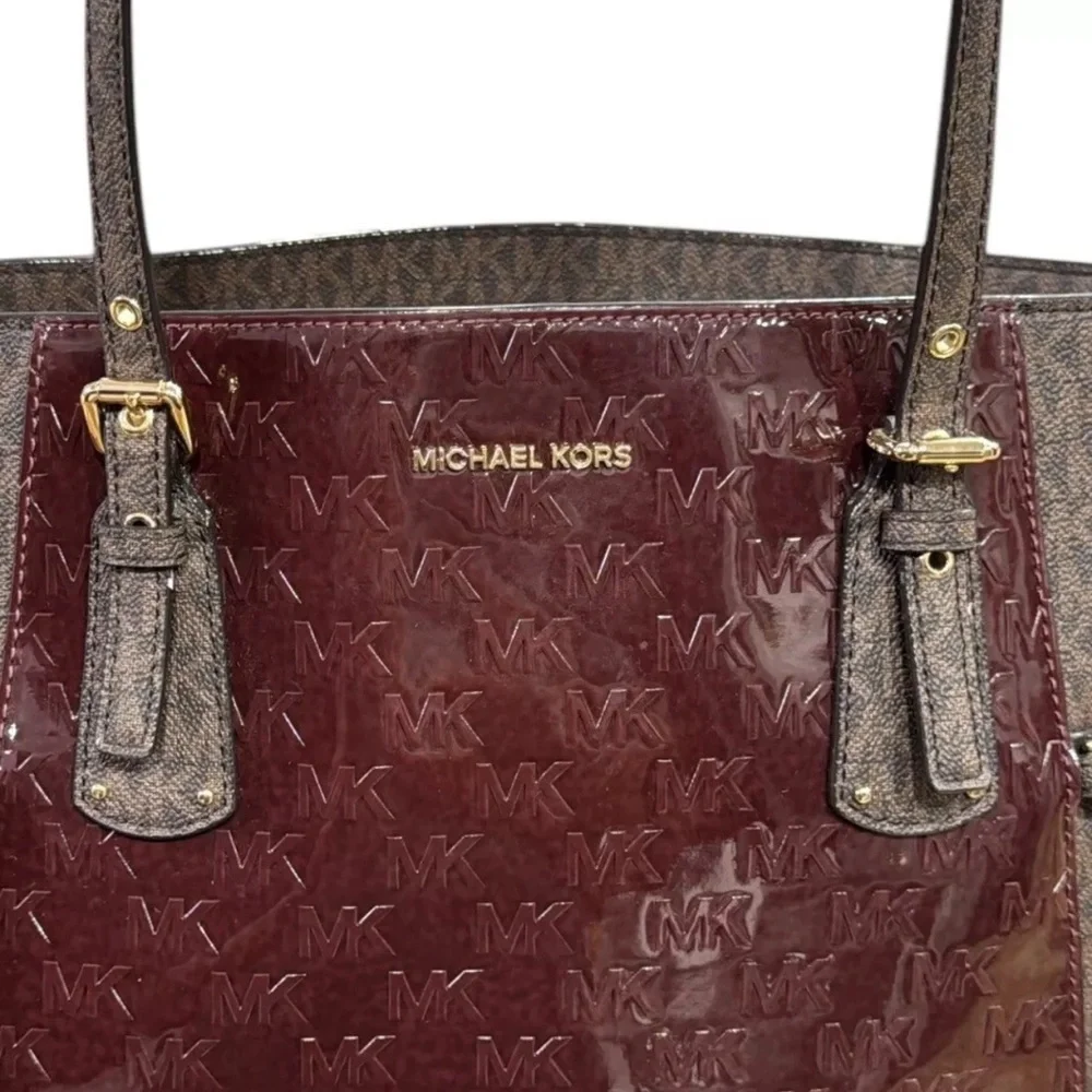 MICHAEL KORS Burgandy Brown Voyager East West Signature Tote Purse Shoulder Bag